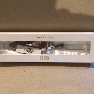 Oleg Cassini Crystal Cake Server
